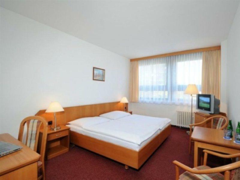 Congress & Wellness Hotel Olsanka Praga Esterno foto