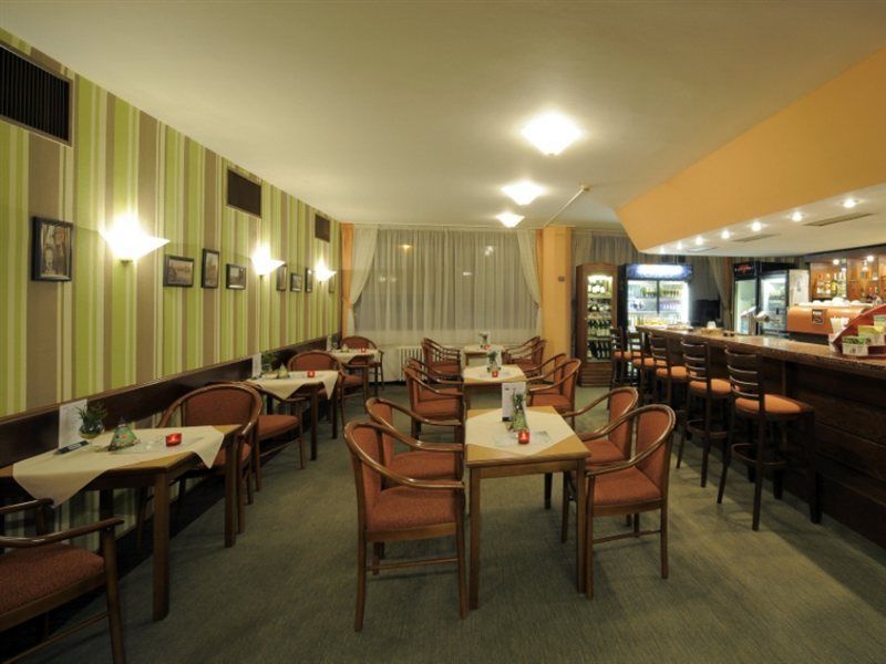 Congress & Wellness Hotel Olsanka Praga Esterno foto