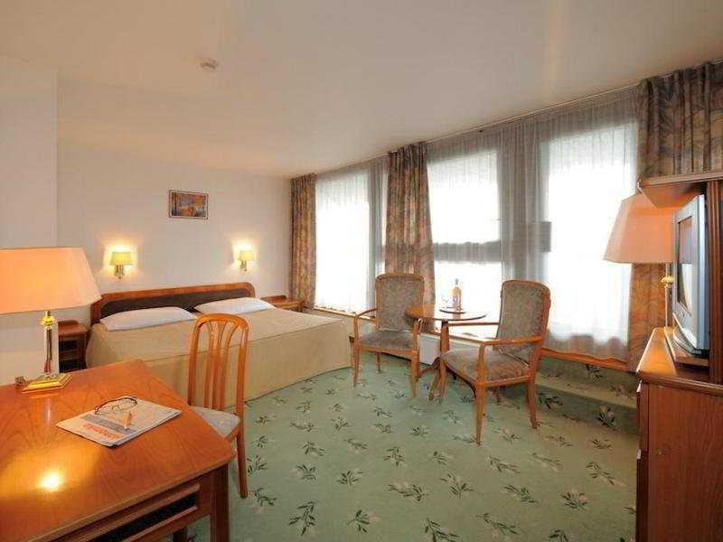 Congress & Wellness Hotel Olsanka Praga Esterno foto
