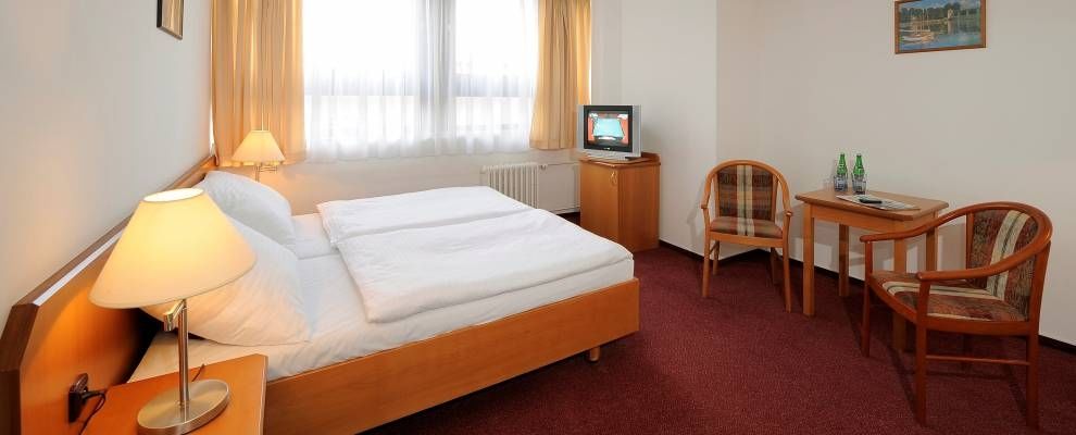 Congress & Wellness Hotel Olsanka Praga Esterno foto