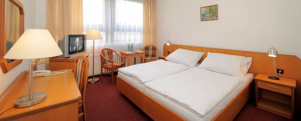 Congress & Wellness Hotel Olsanka Praga Esterno foto